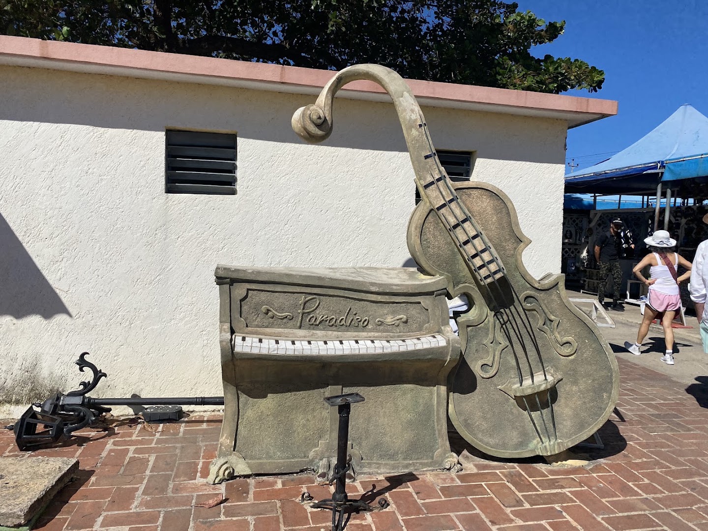 Varadero Street Market: unique market decor