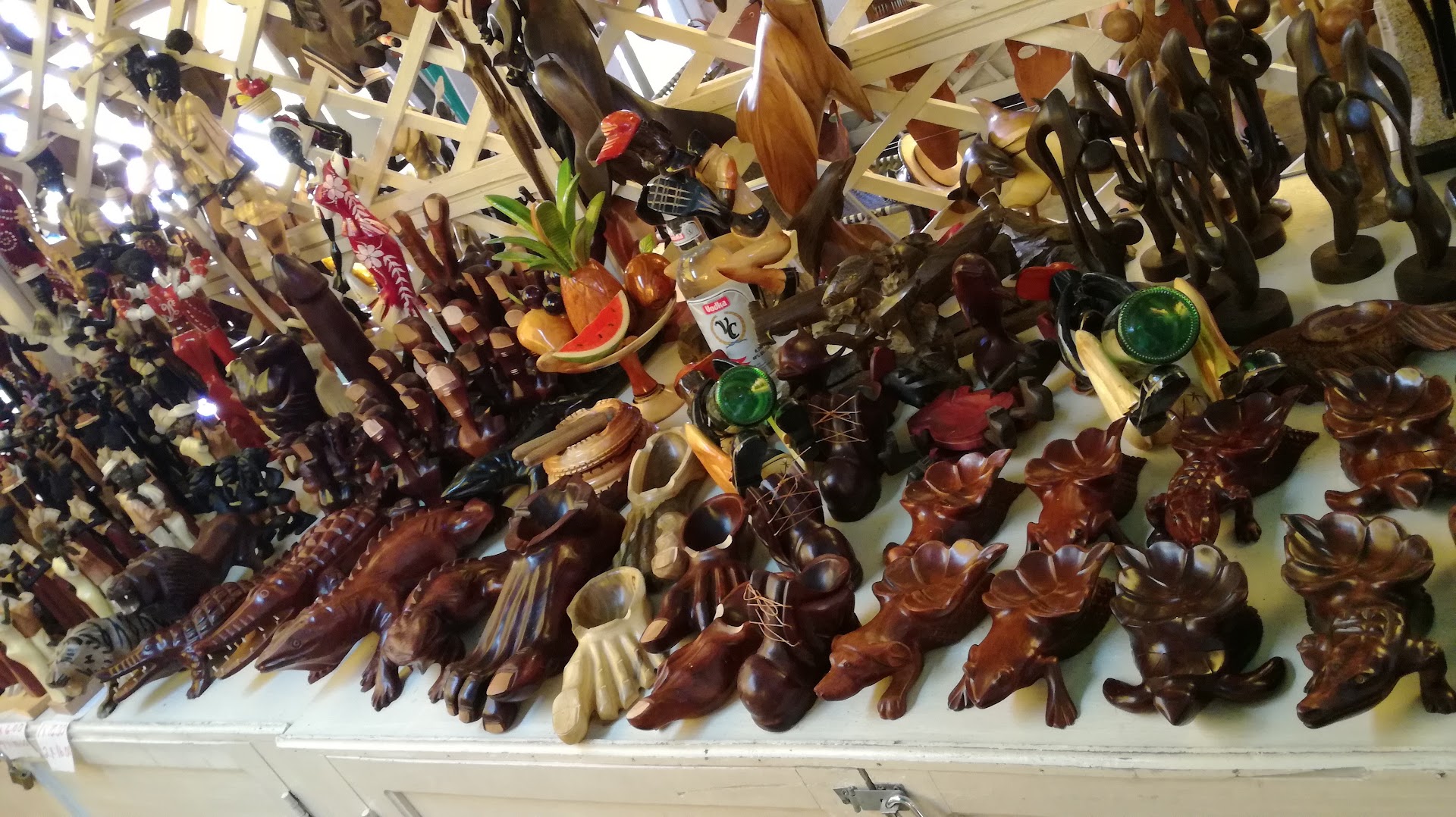 Varadero Street Market: clear display of shop products