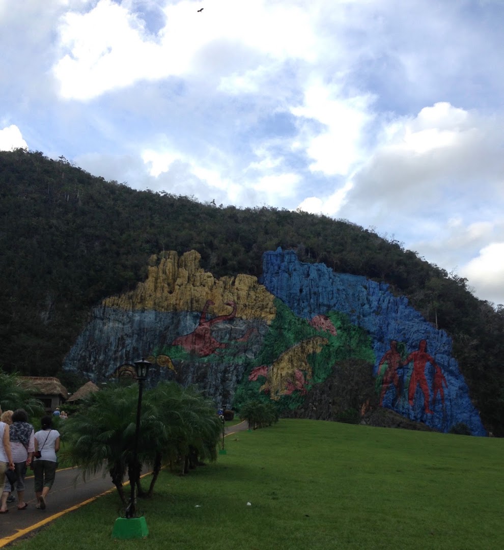 Centro Cultural Polo Montañez: venue's iconic mural