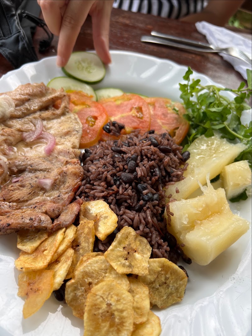 El Bily: appetizing photo of restaurant meal