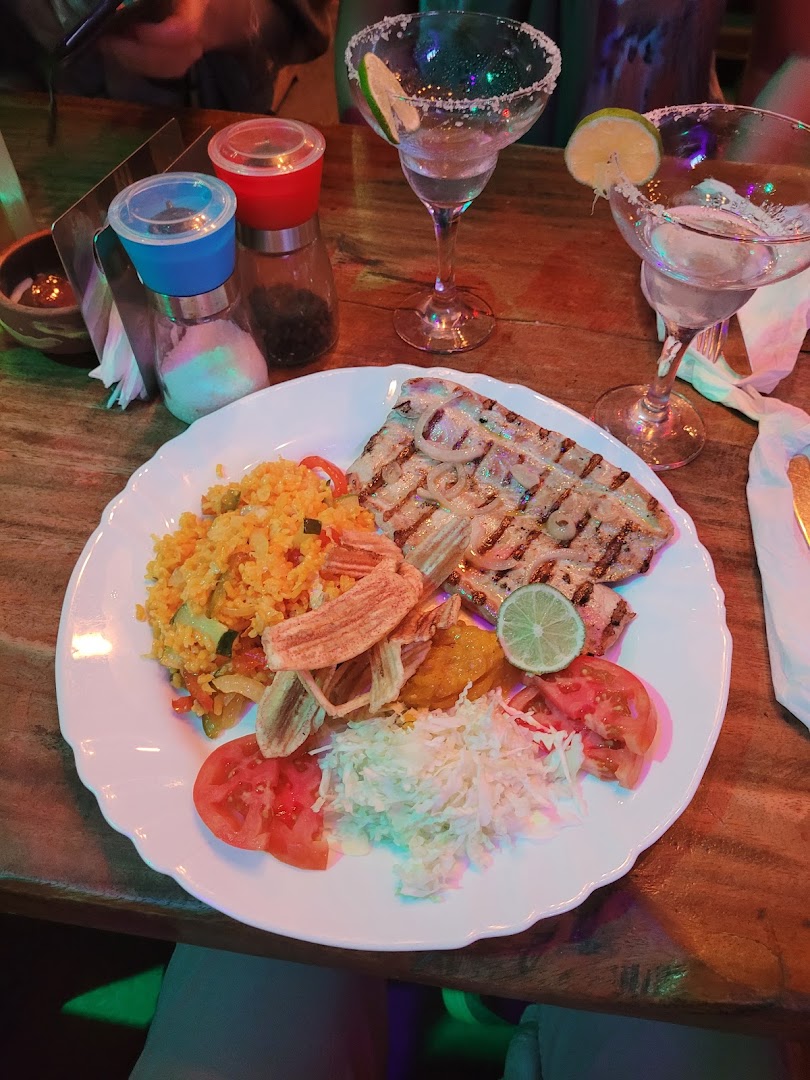 El Bily: appetizing photo of restaurant meal