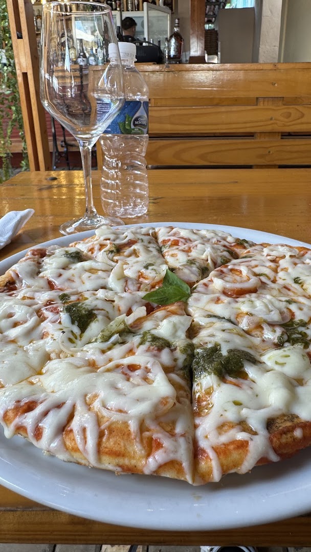 La Plaza Bar-Restaurante: appetizing food photo at restaurant