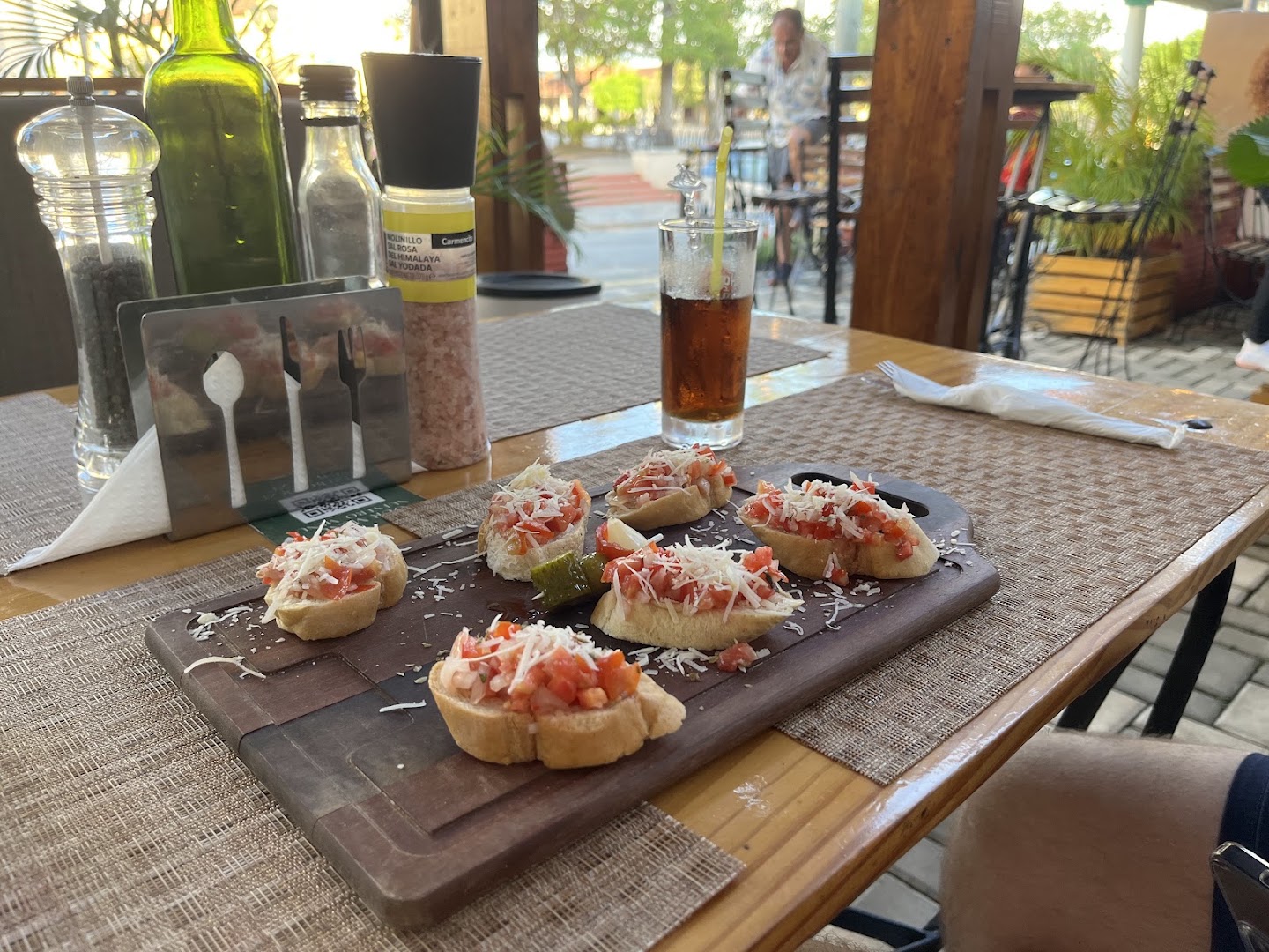 La Plaza Bar-Restaurante: appetizing food photo at venue