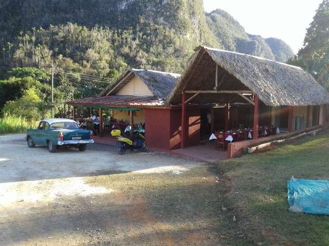 Paladar El Indio: clear view of venue exterior