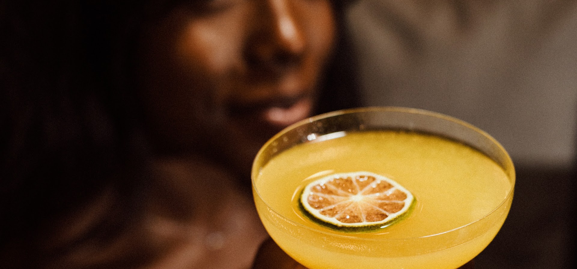 Haven Curaçao: high quality, atmospheric cocktail shot