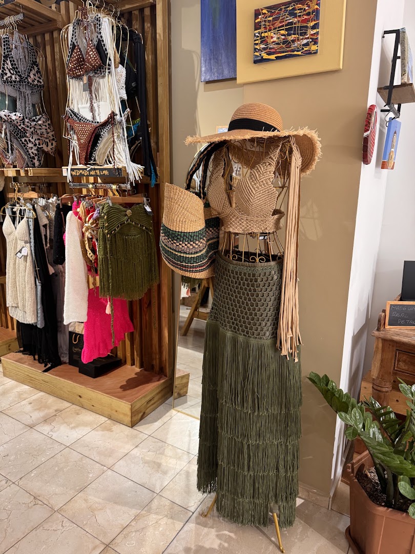 Kas Lila: clear display of shop products