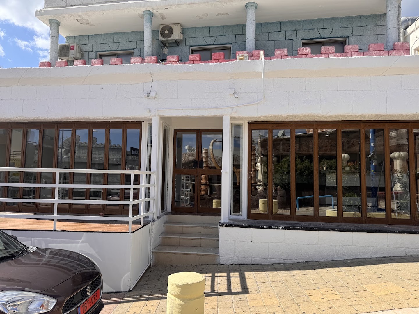 Graze Lounge: clear exterior view of venue