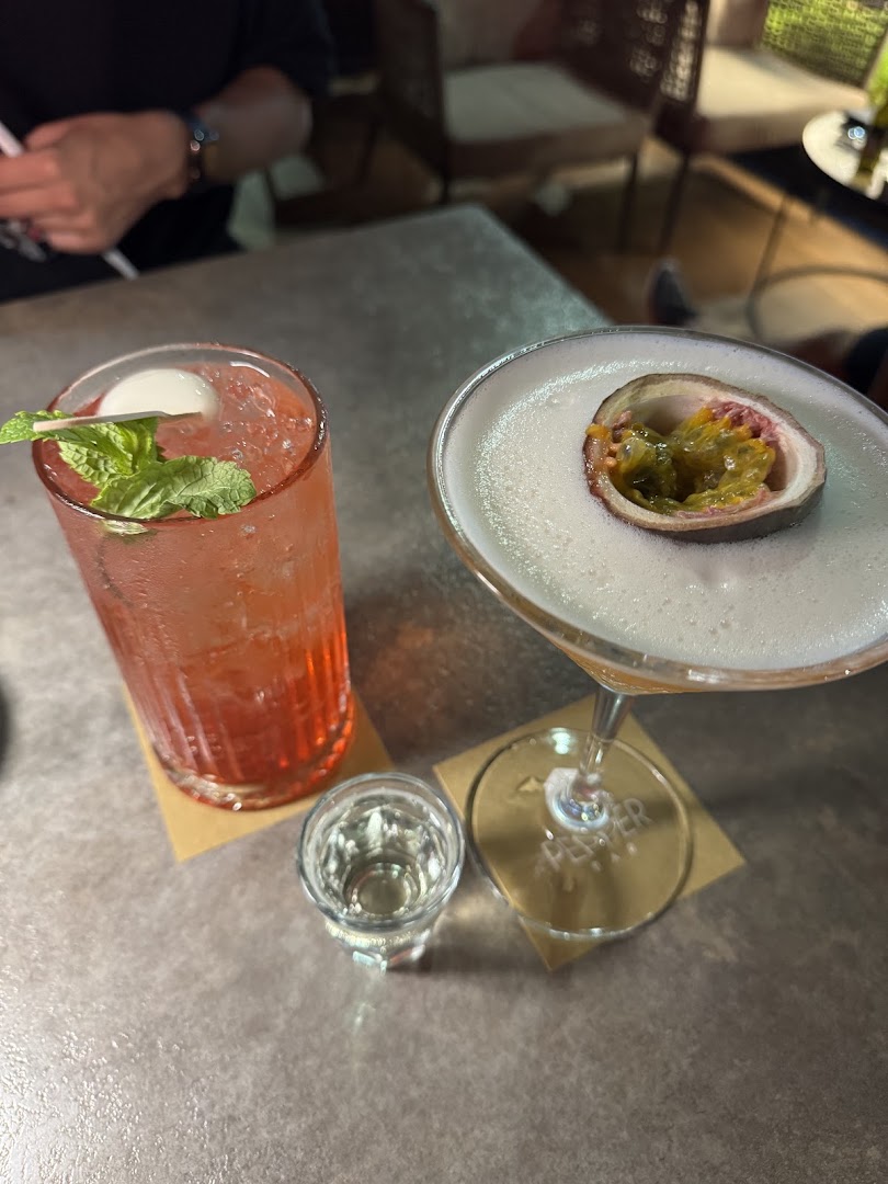 Pepper Bar Lounge: appealing photo of bar drinks