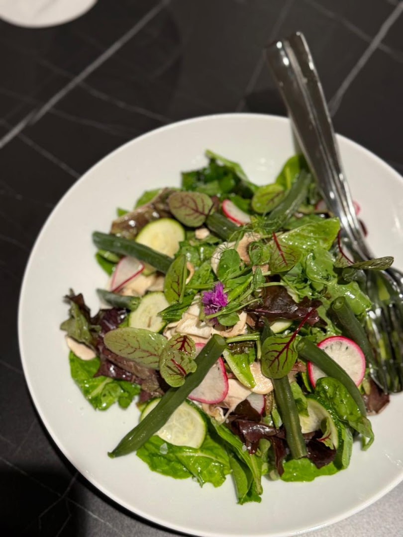 Clubhouse by Aris: appetizing, high-quality food photography