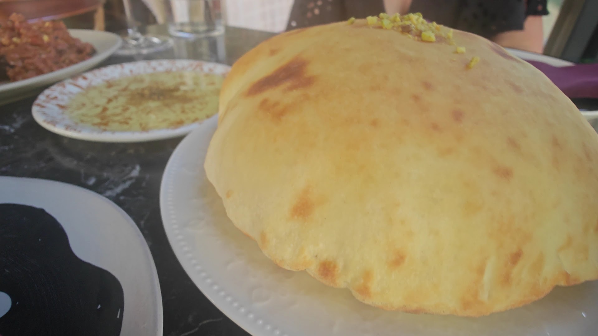 Leila: appetizing photo of restaurant food