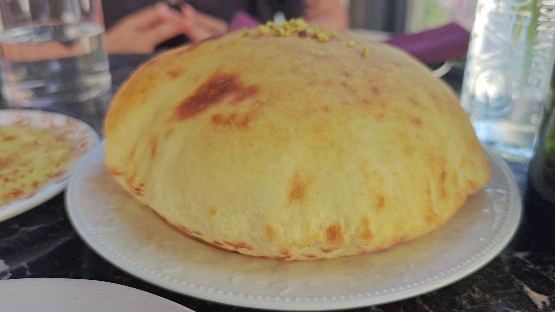 Leila: appetizing photo of restaurant food