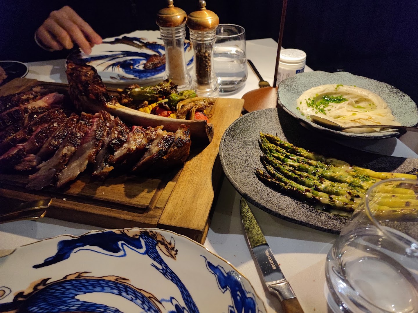 Roe & Bone: appetizing, high-quality food photography