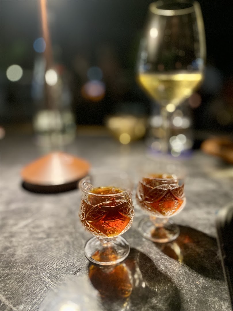 Roe & Bone: appealing, high-quality drink photography
