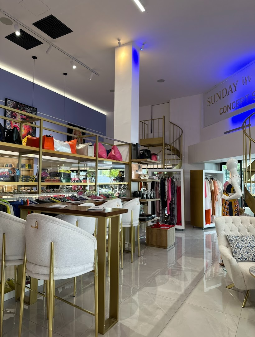 Sunday in Lisboa Concept Store: clear, professional shop interior photo