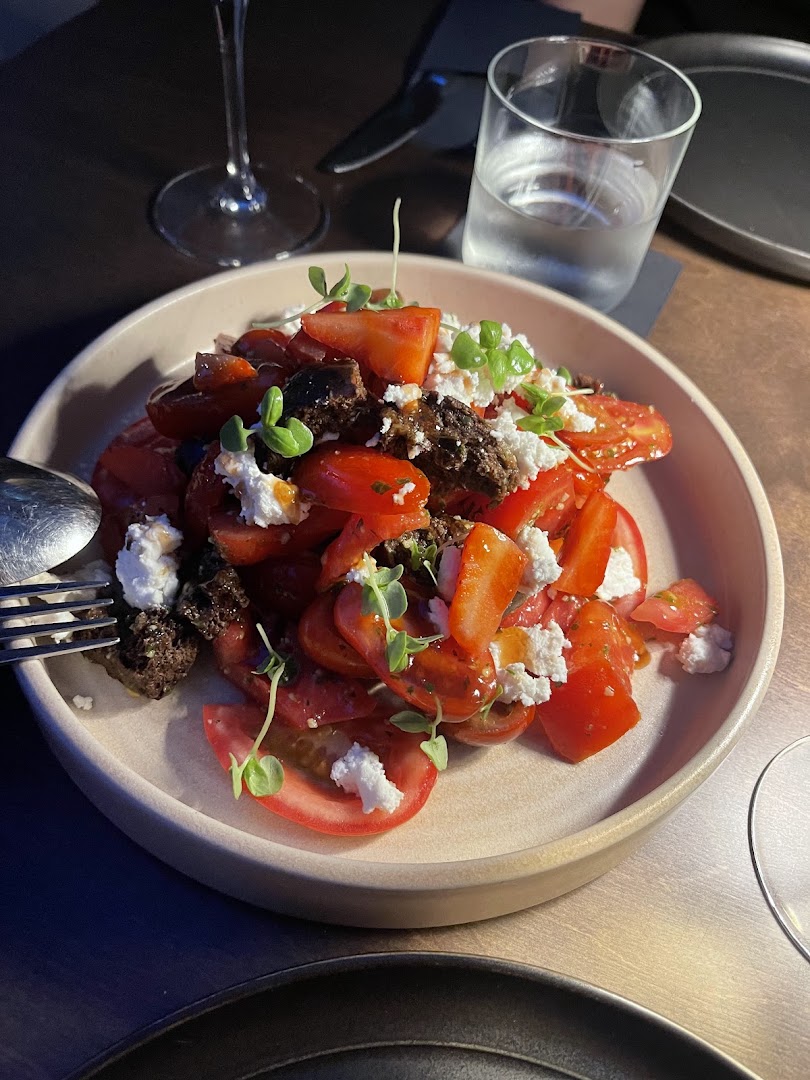 Khōra: appetizing, high-quality food photography
