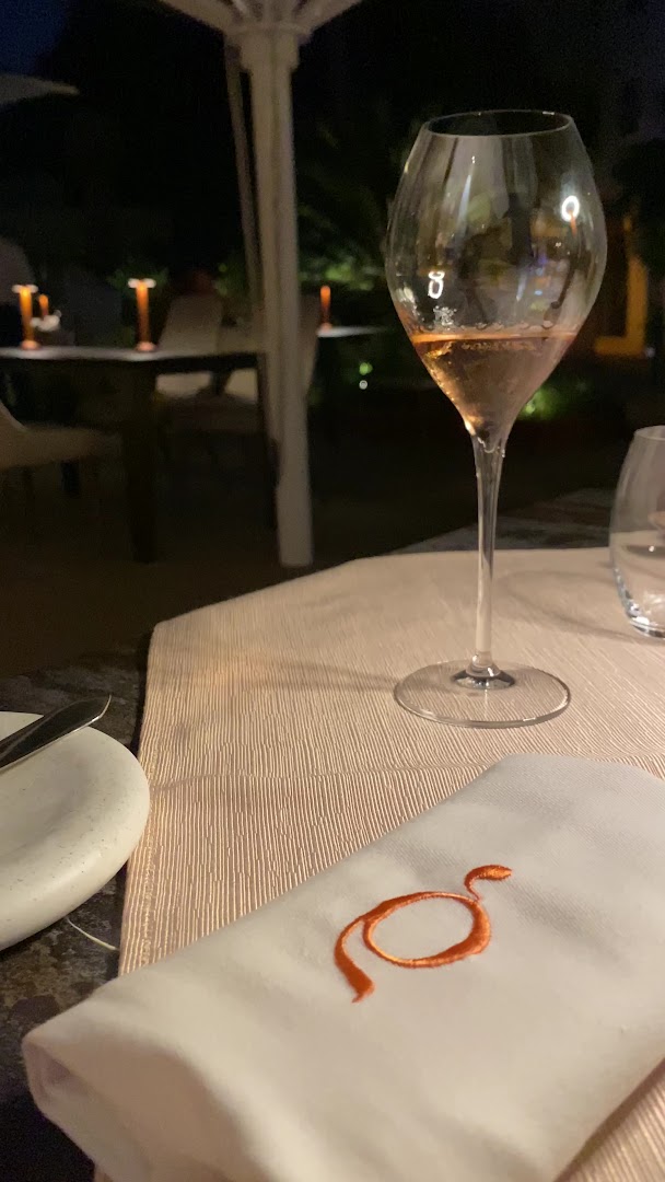 Rous: elegant atmosphere and branding shown