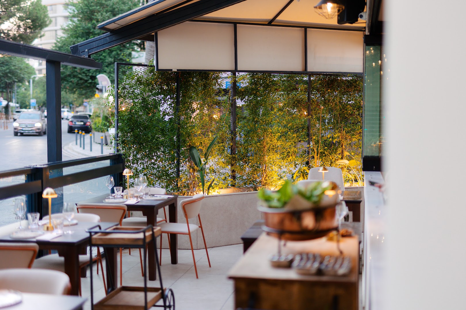 Rous: inviting and professional restaurant terrace