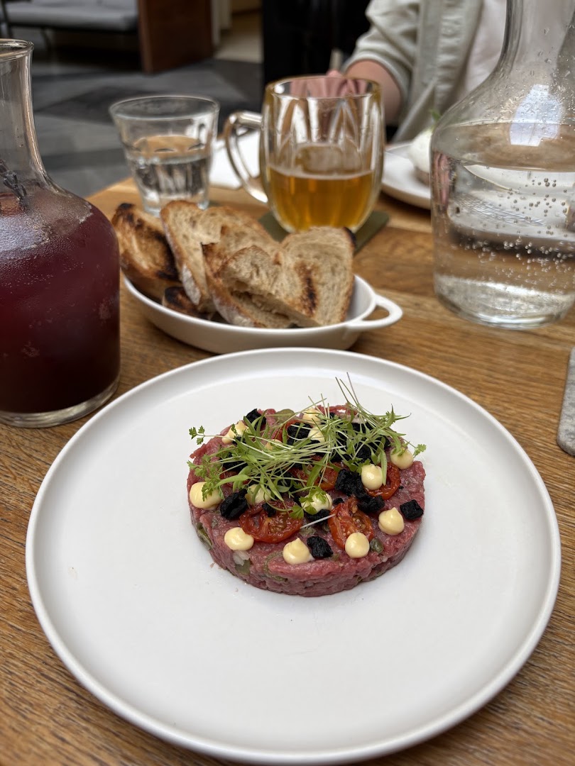 Atelier Cocktail Bar & Bistro: appetizing, high-quality food photography