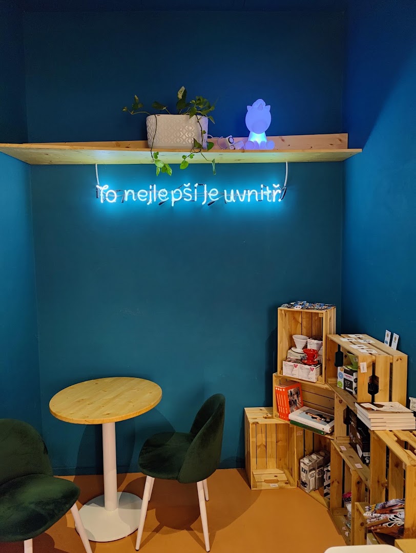 Buchta C: inviting bar interior atmosphere