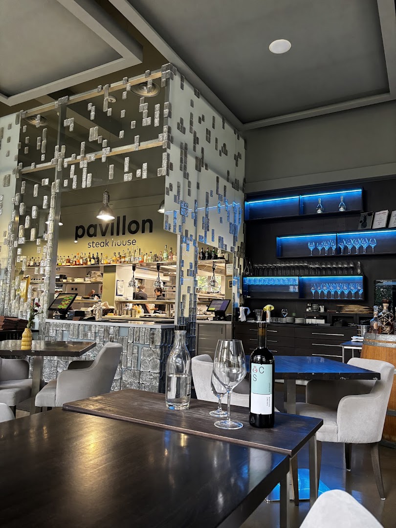 Pavillon Steak House: high quality interior restaurant shot