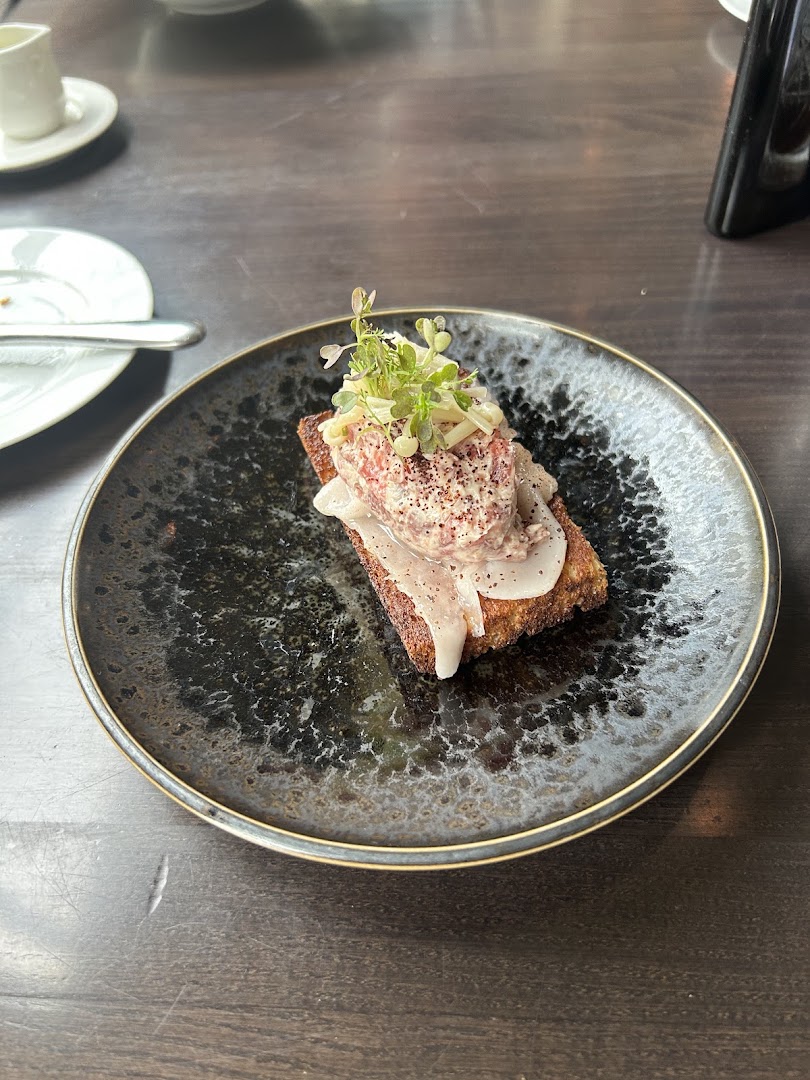Pavillon Steak House: appetizing, high-quality food photography