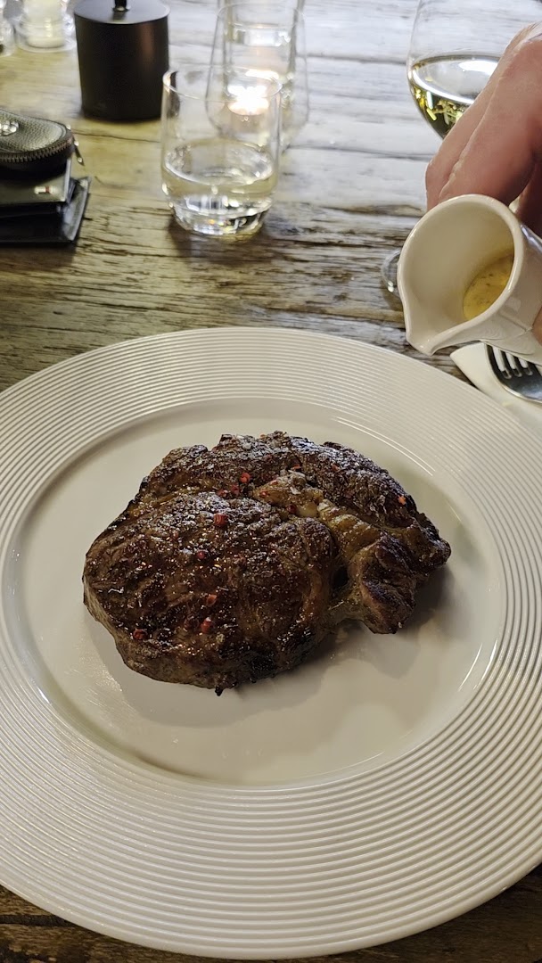 Prime Steak: appetizing photo of steak dish