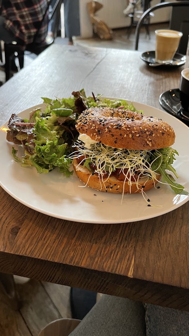 SKØG Urban Hub: appetizing photo of served food