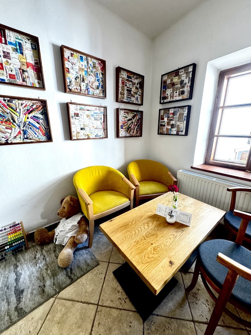 Café In Vivo: inviting interior atmosphere