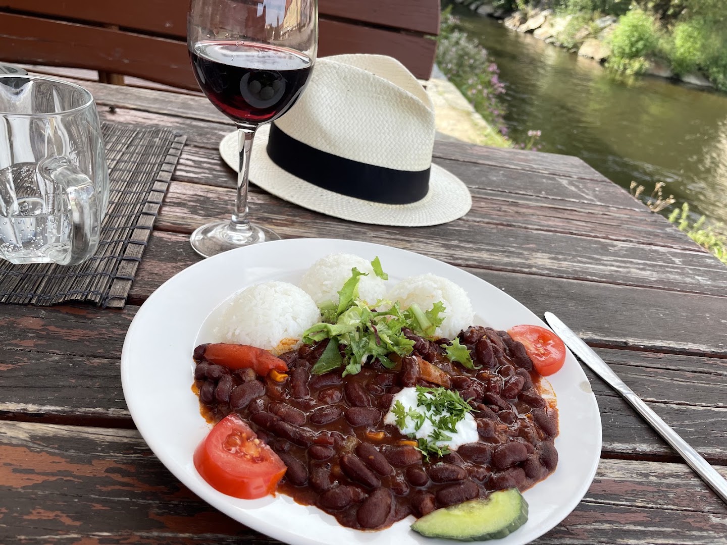 Laibon: appealing food and riverside atmosphere