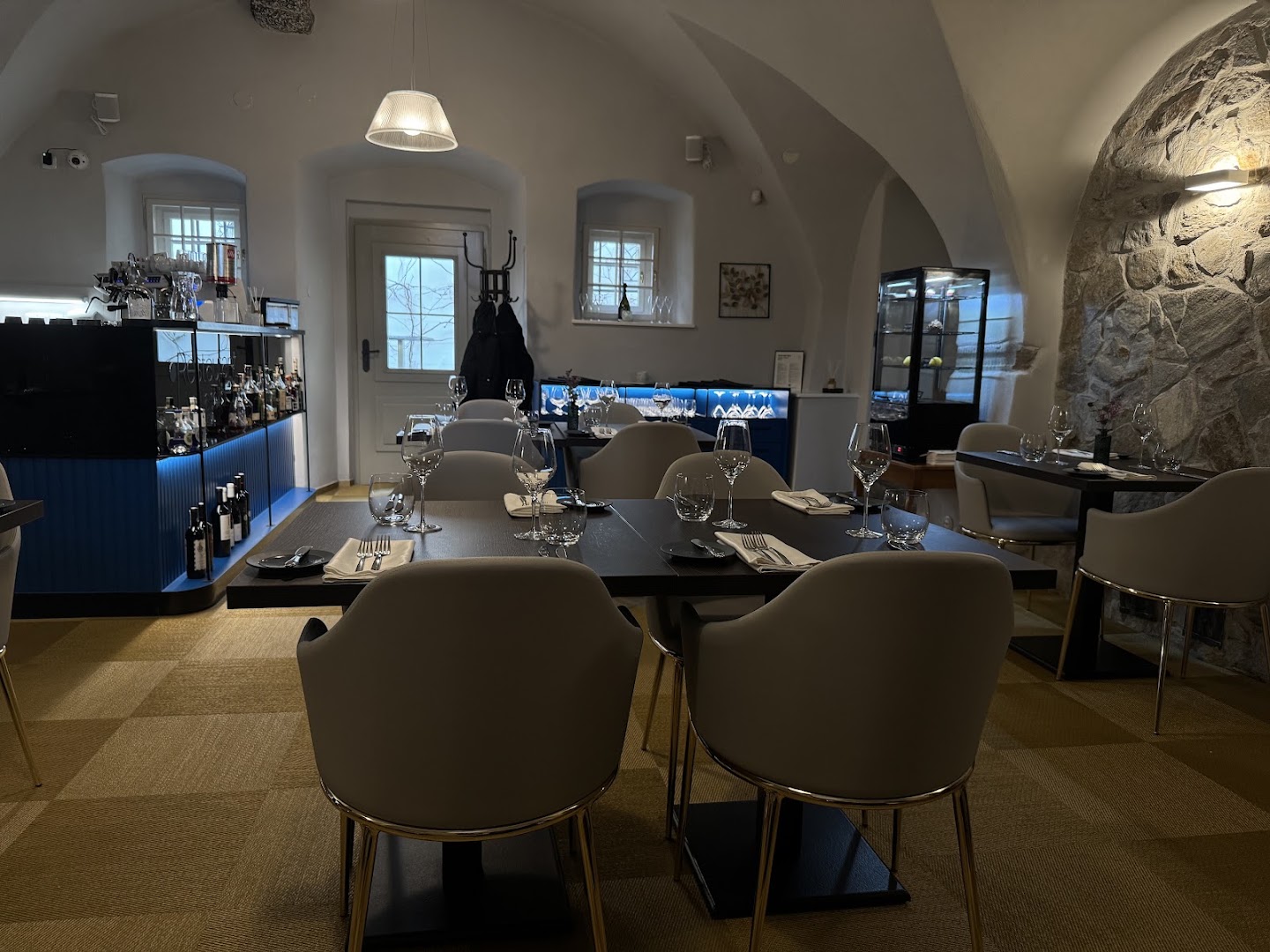 Le Jardin: clear, professional interior restaurant shot
