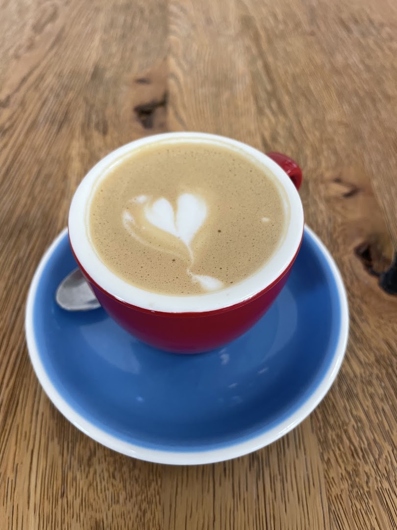 City Roasters: appetizing photo of coffee drink
