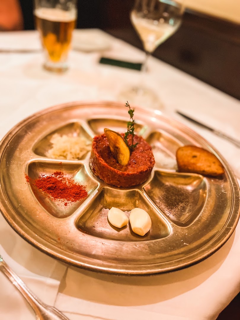 Restaurant Embassy: appetizing, high-quality food photography