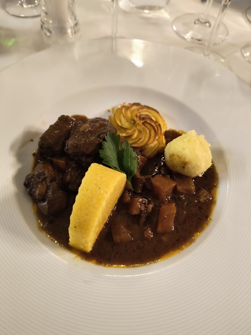 Restaurant Embassy: appetizing, high-quality food photography
