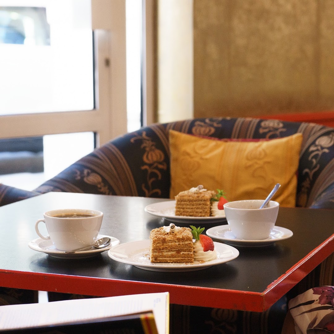 Opera Cafe & Bar: appetizing photo of cafe offerings