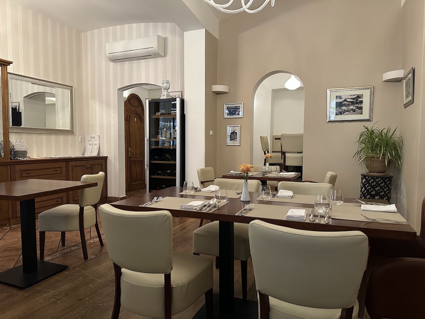 Tusculum: clean and inviting restaurant interior