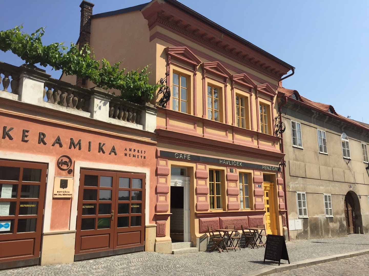 Café Havlíček: clear exterior shot of venue