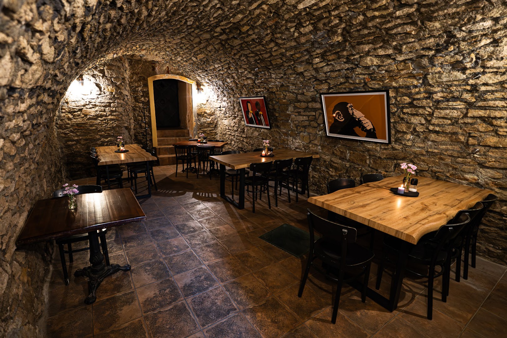 Factory Bistro Cafe Bar: attractive interior atmosphere and decor