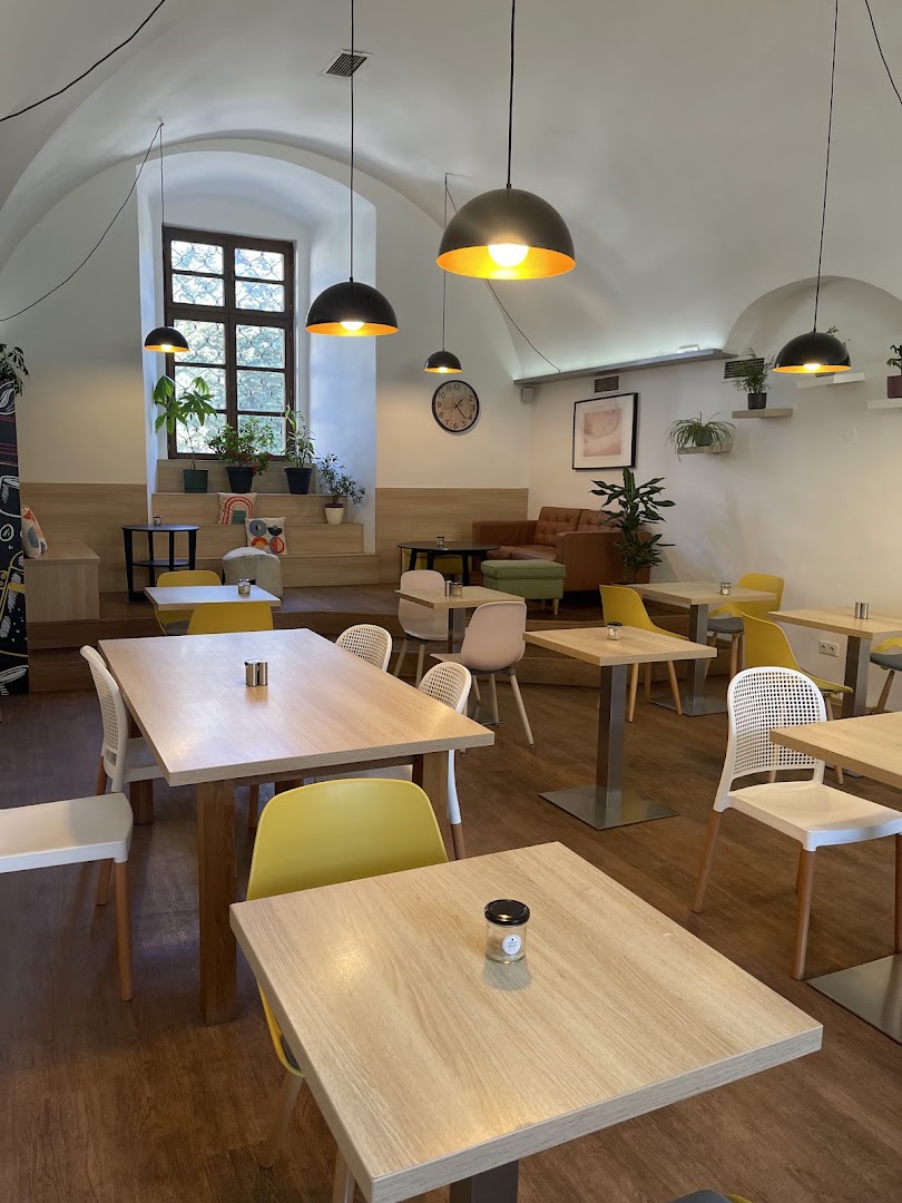 Coffee Library: clear, inviting interior atmosphere