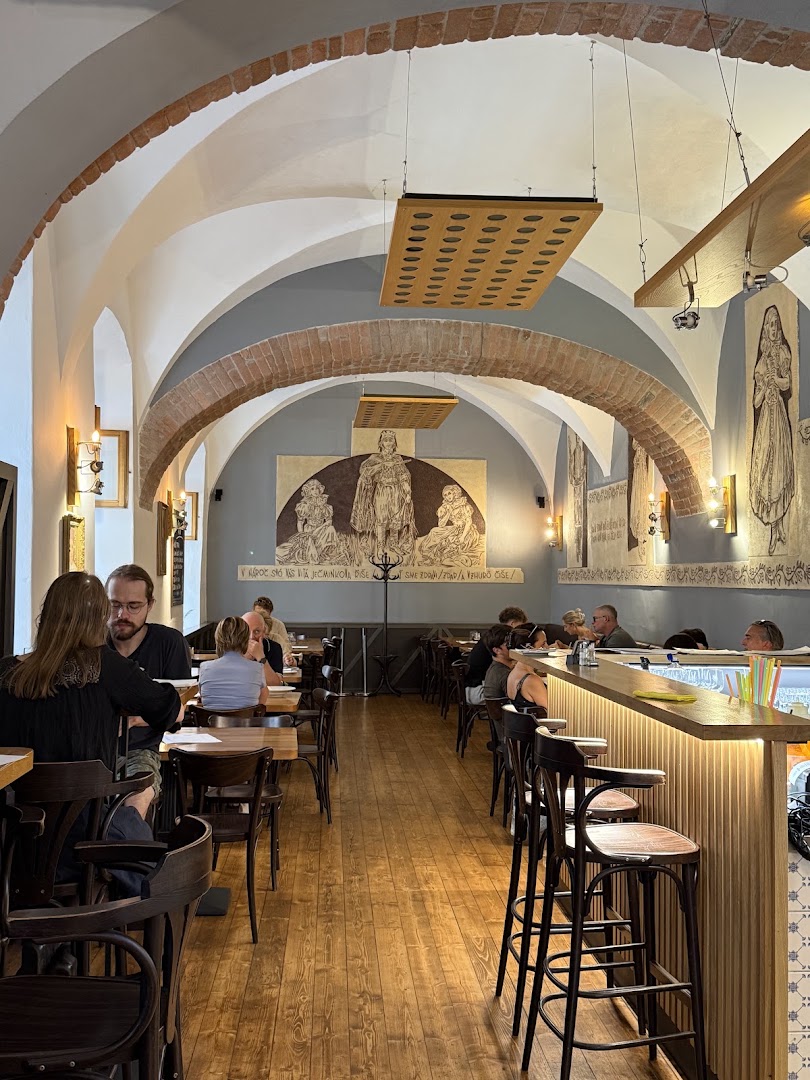 Hanácká hospoda: clear, inviting restaurant interior shot