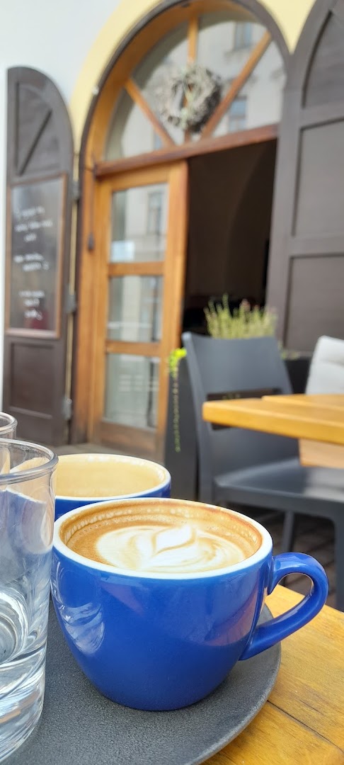 Jazz Fresh Café: appealing shot of coffee drinks