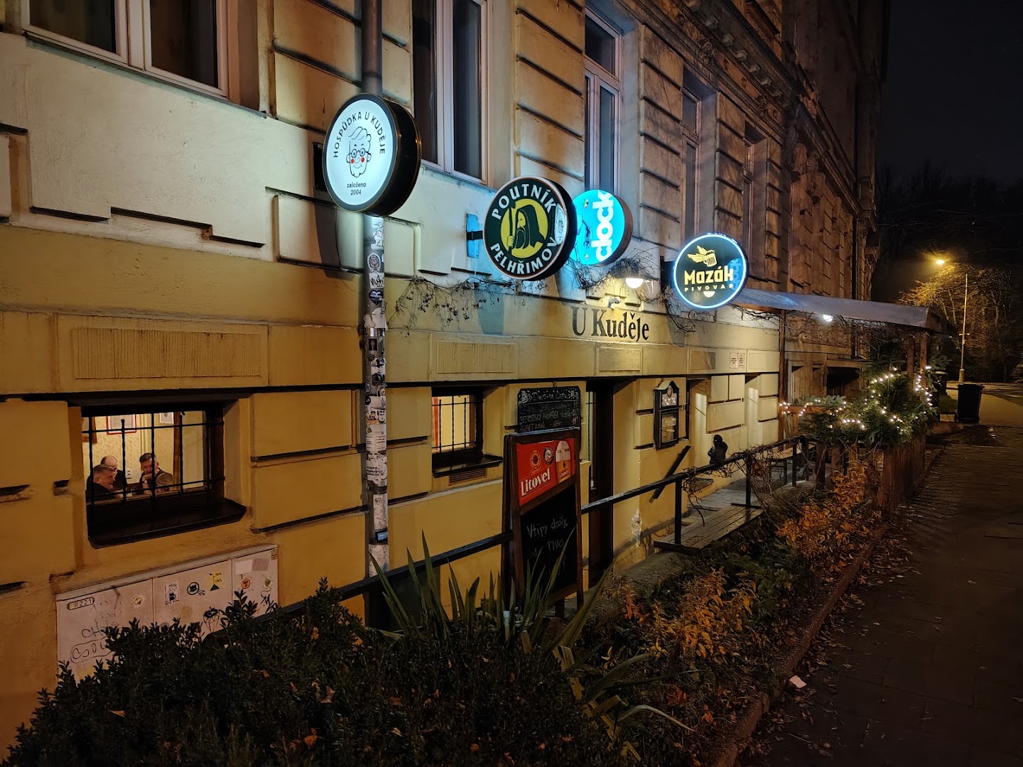 U Kuděje: clear exterior shot of venue