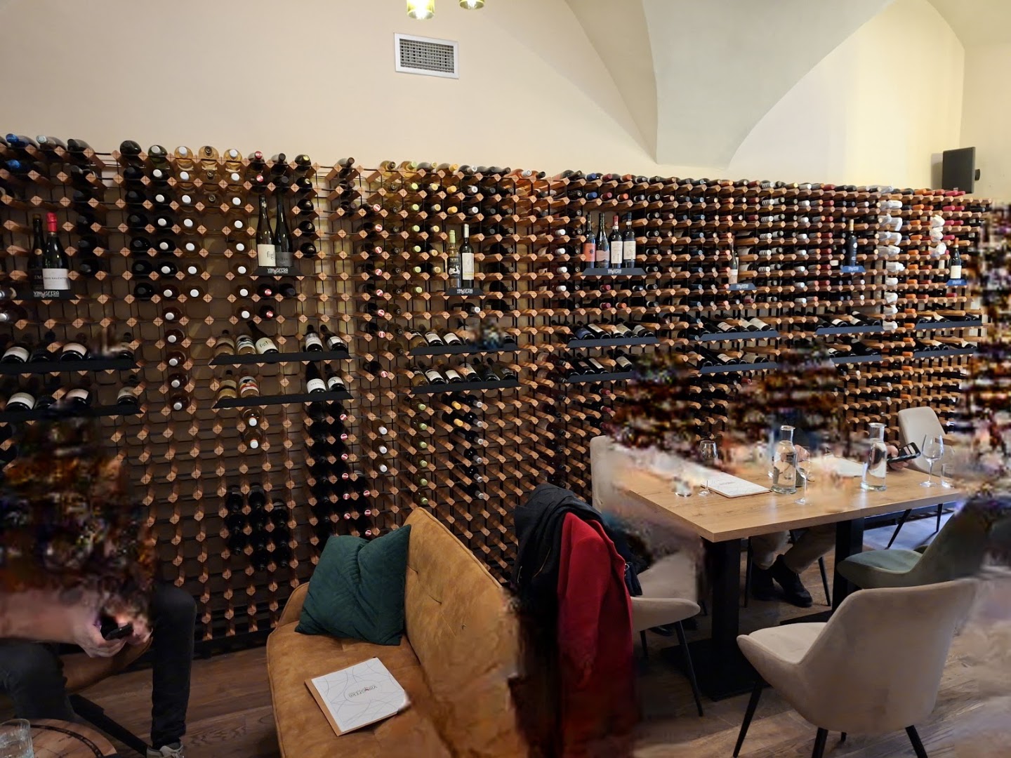 VINOSFERA: inviting wine bar atmosphere