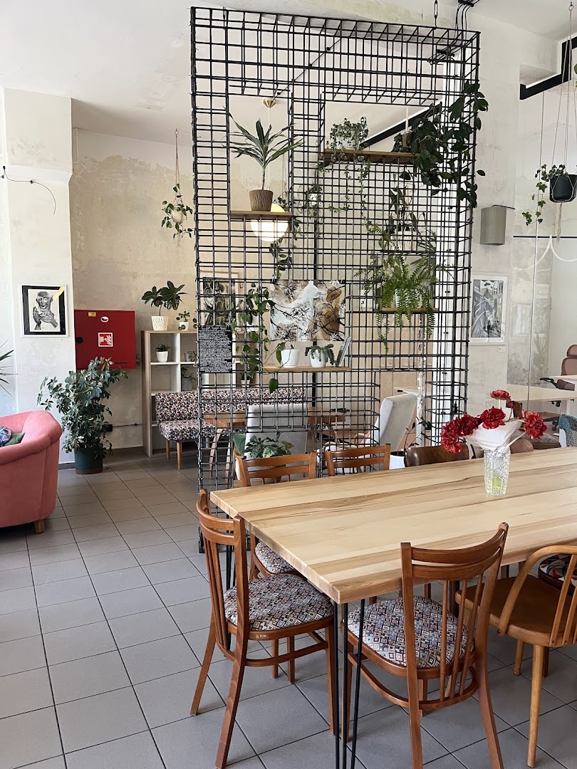 Bonne Volonté: clear, inviting interior atmosphere