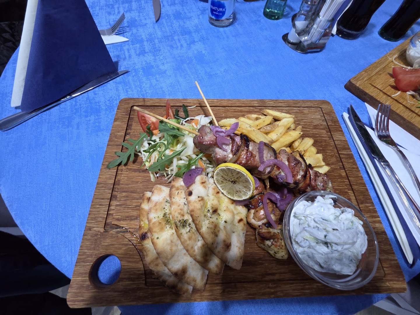 Delphi II: appetizing, high-quality food presentation