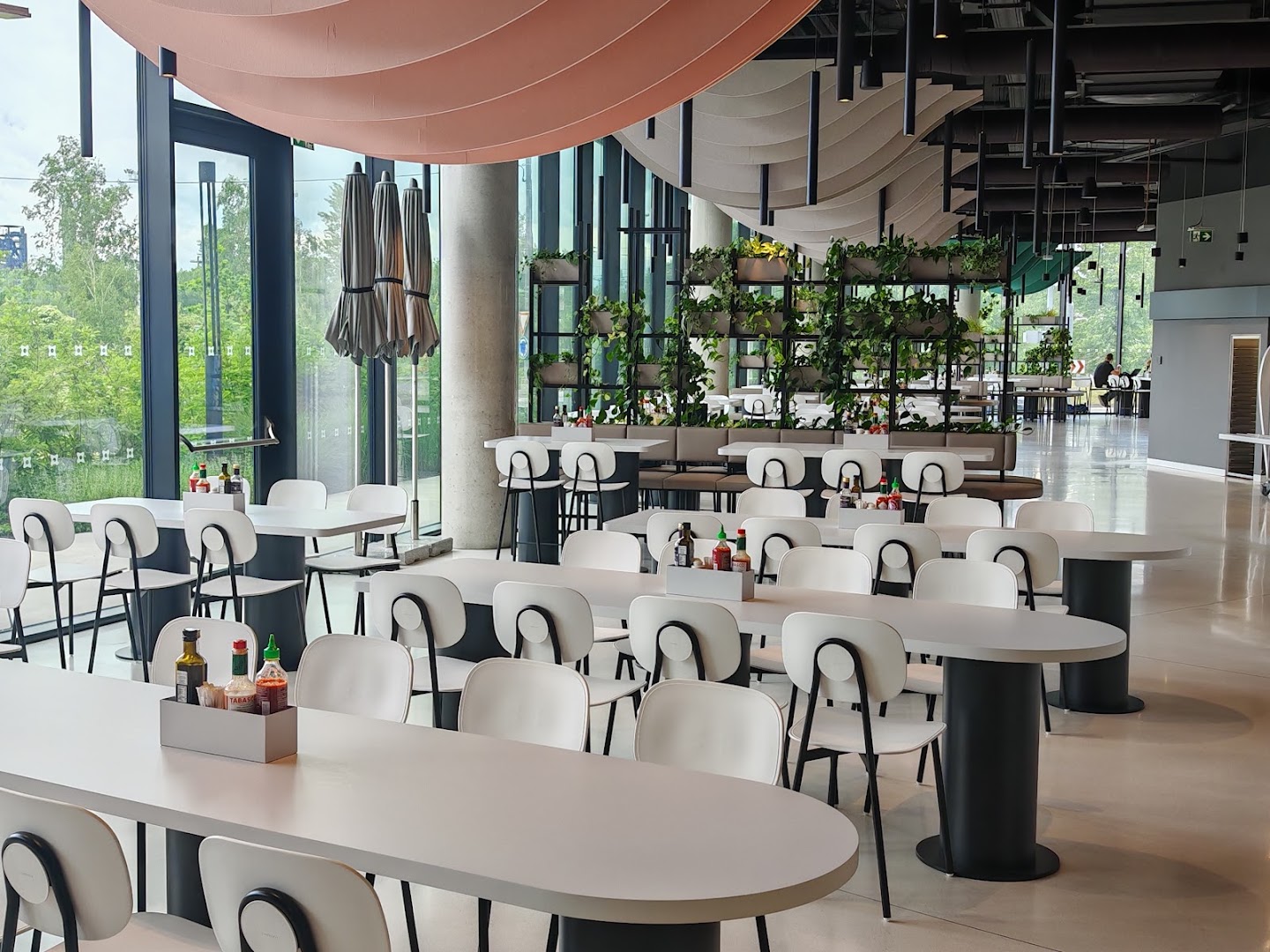 Kanteen: clear, professional interior shot