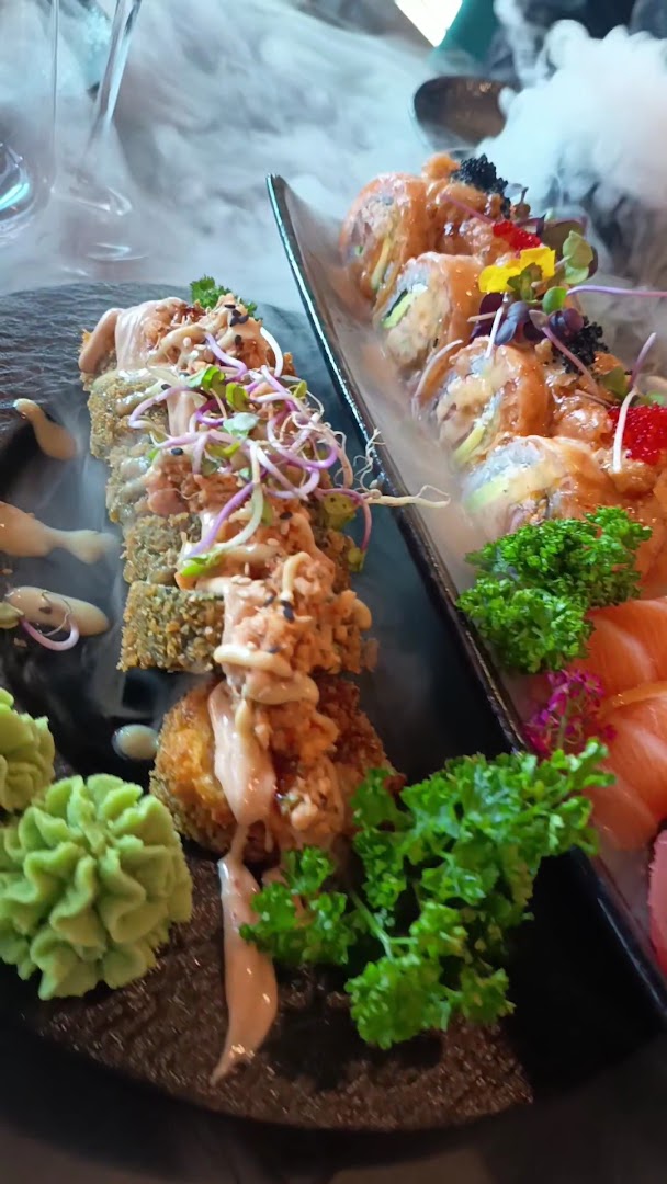 Louis Fusion Restaurant: appetizing, high-quality food presentation
