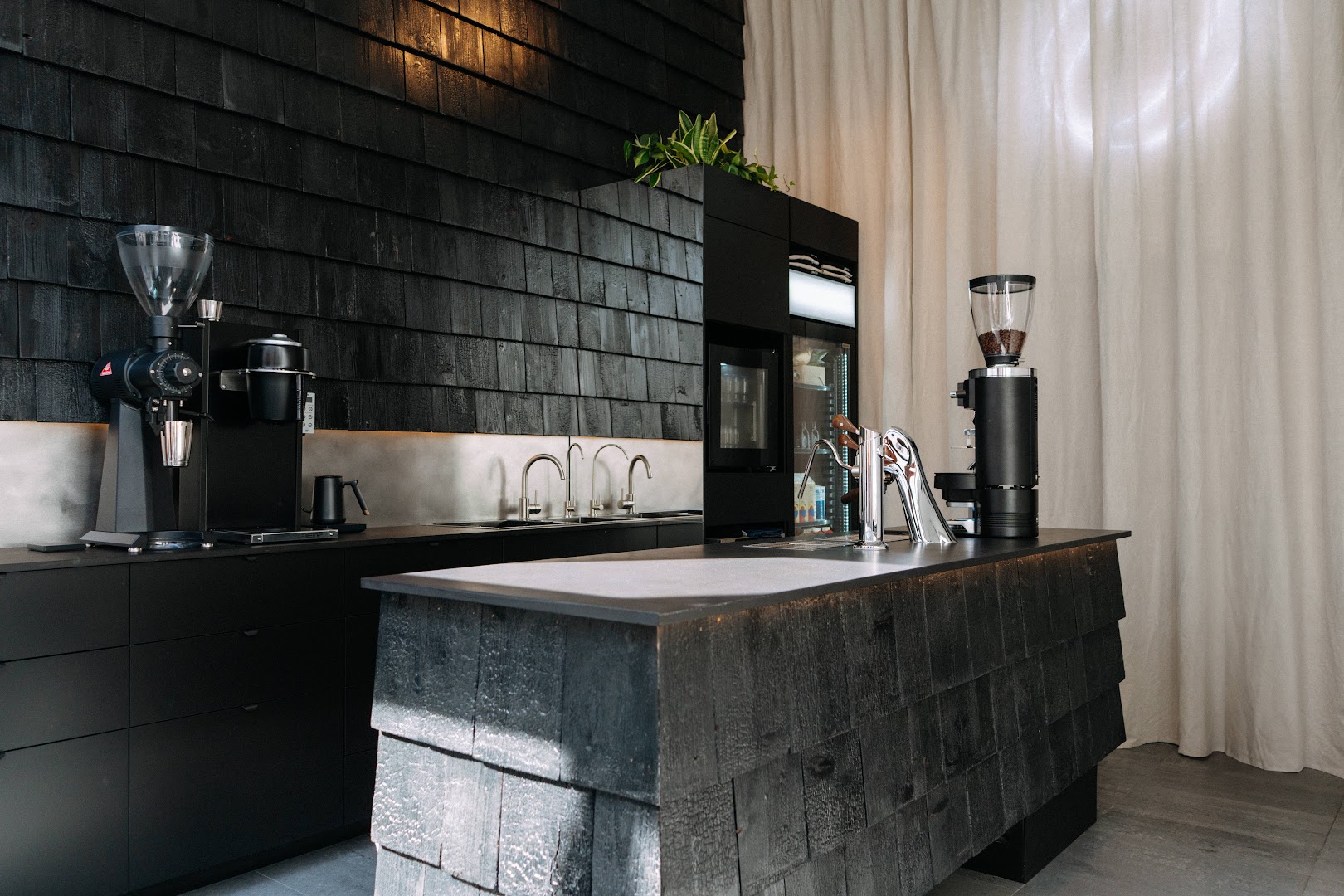 Pikola: professional interior shot of bar