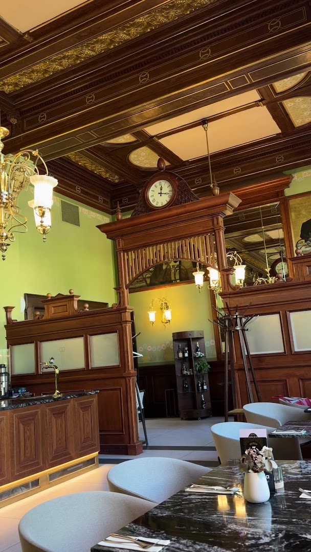 Beseda 1901: high quality interior atmosphere shot