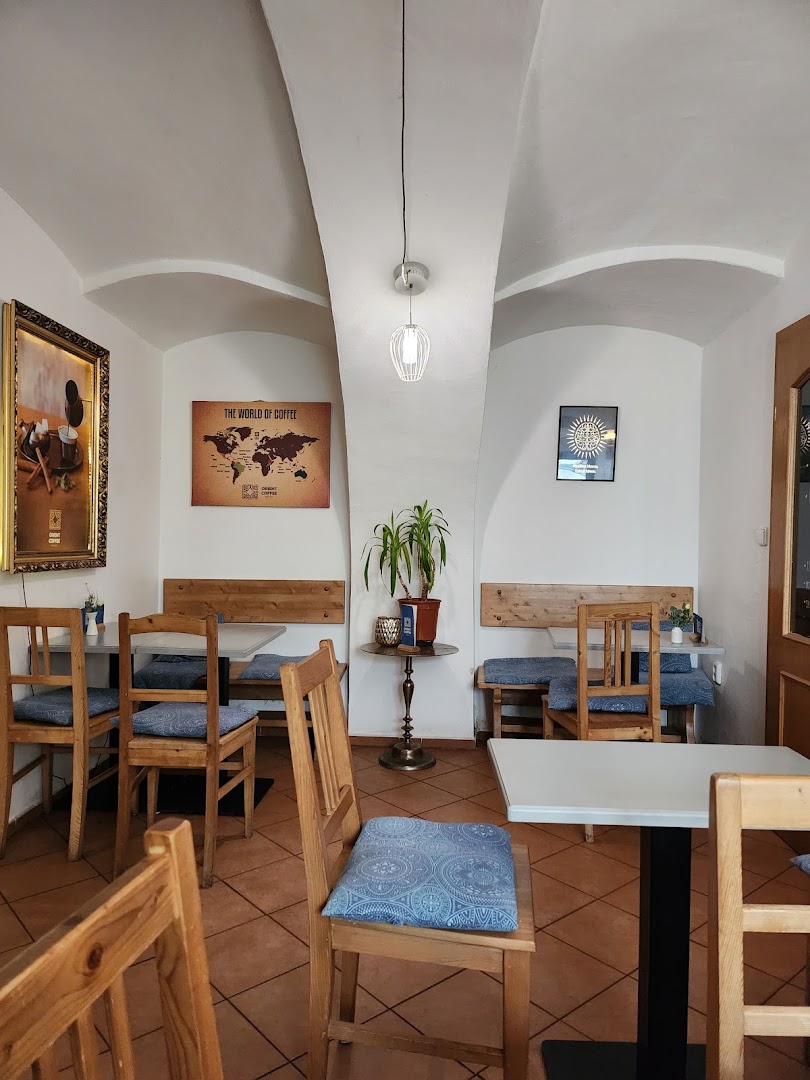 Orient Coffee: clear, inviting interior atmosphere