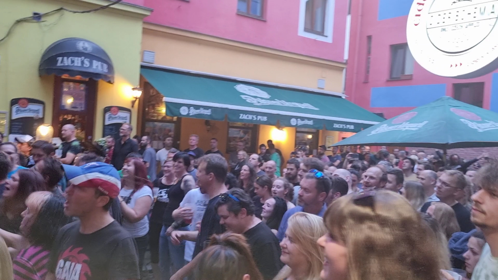 Zach's Pub: lively atmosphere and venue